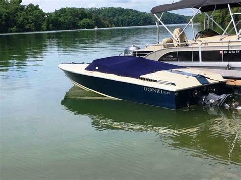 Donzi minx Donzi Marine was established in 1964 by Don Aronow, and for almost 50 years, has been a leader in the performance boat market